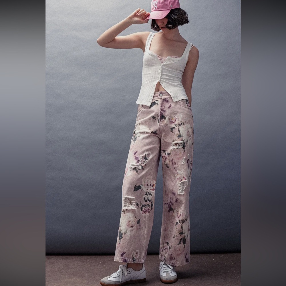 Romantic rose print high rise jean in pink